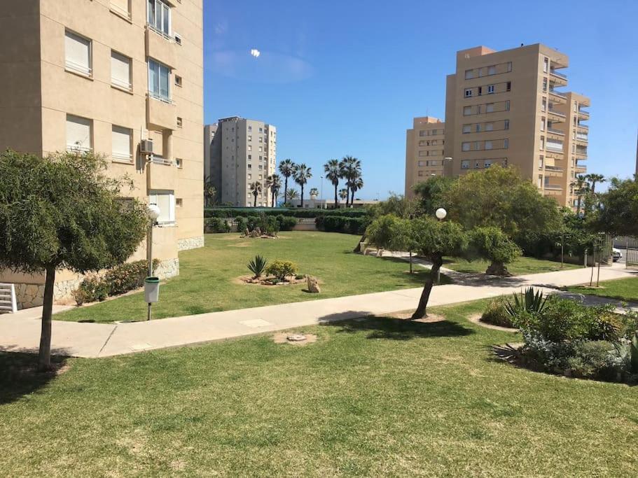 Apartamento Segunda Linea De Playa Con Piscina 厄尔·阿尔特 外观 照片